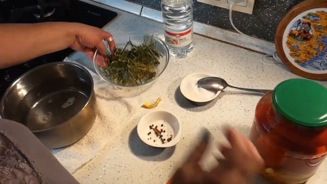 Маринованные помидоры с морковью.Просто вкуснятина. смотреть онлайн