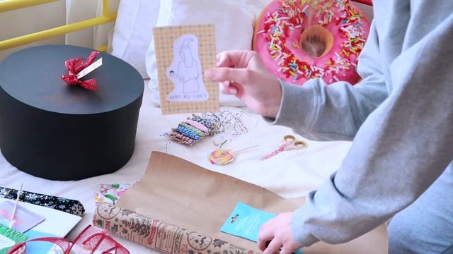 ПОТРАТИЛА ВСЕ ДЕНЬГИ НА ПОДАРКИ смотреть онлайн