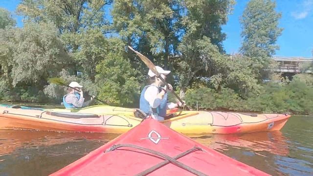 Сплав на каяках по Днепру вокруг острова #Гидропарк смотреть онлайн