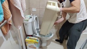 Как чистить туалетную кассету дома на колесах в домашних условиях?