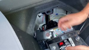 2018 Hyundai Ioniq / Kona KIA Niro hybrid plug-in PHEV - 12V Battery replacement.