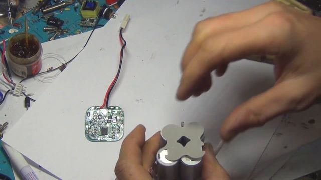 Робот пылесос MJSTG1 убегает с зарядки, замена аккумулятора. смотреть онлайн