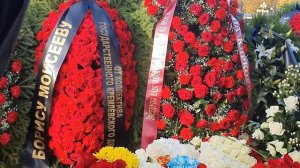 могила Бориса Моисеева  утопает в цветах !!! Кто подошёл к могиле Шатунова ? Троекуровское кладбище