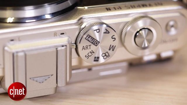 Olympus Pen E-PL7 is ready for a selfie смотреть онлайн