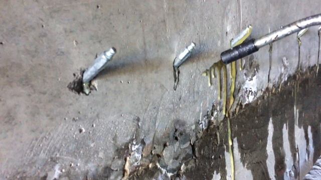 Инъектирование полиуретановой смолы в холодный шов бетонирования Часть 2
