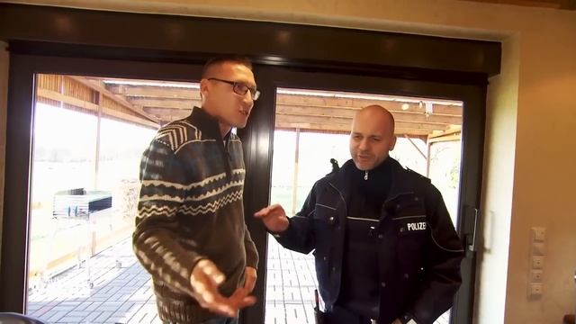 Krass: Ben (15) klaut Auto & baut Unfall! | Die Ruhrpottwache | SAT.1 смотреть онлайн