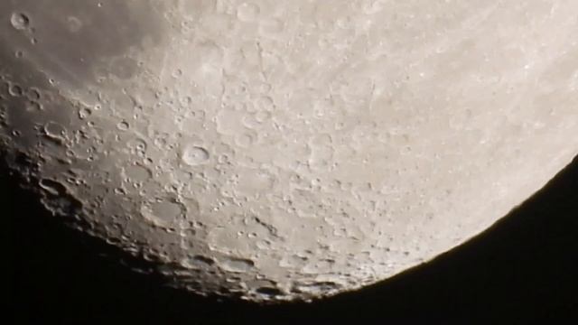 Moon on Nikon p1000 handheld, zoom 3000mm.Луна на Nikon p1000 с рук, зум 3000мм. смотреть онлайн