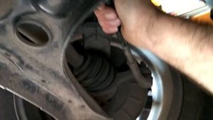 Проверка как стучит рулевая рейка