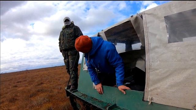 84 км по вязкому осеннему болоту вчетвером с загрузкой 800кг смотреть онлайн