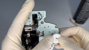 ASMR Repair: Saving a Gamecube Wavebird from the Trash!