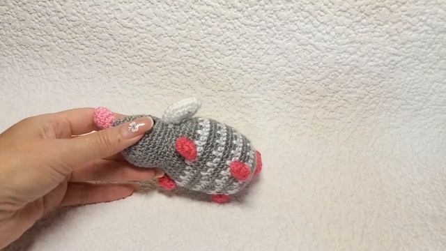 Забавный мышонок крючком - детская игрушка