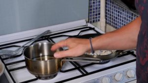 Как сделать любое мясо мягким и сочным. Строганов из индейки с грибами..mp4