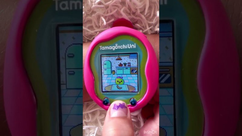 Кормим малыша Тамагочи #tamagochi