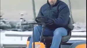 Уборка снега с помощью садового райдера Stiga