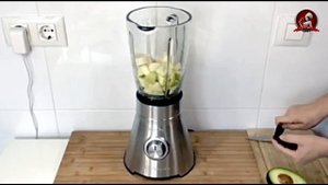 Энергичный смузи из яблок, бананов и авокадо