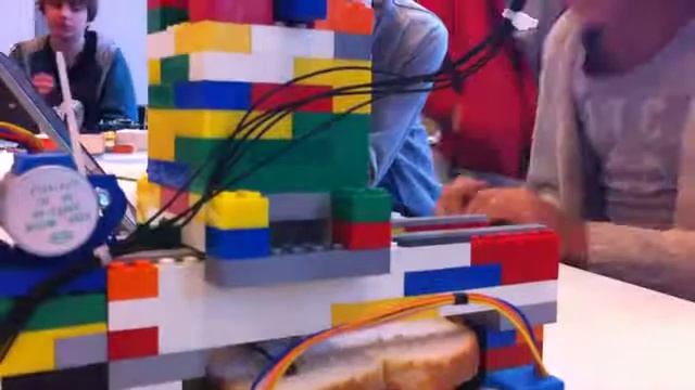 Chocolate 3D printer at Coderdojo Amsterdam SD