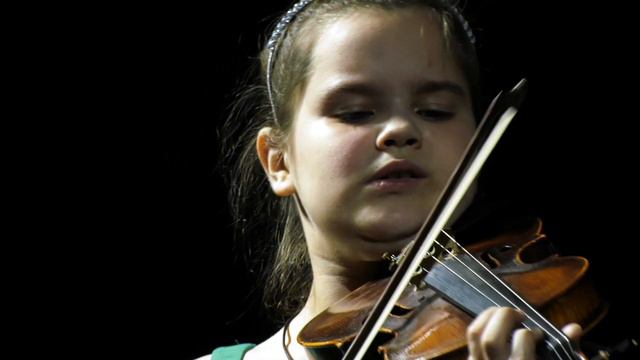 E. Elgar - Salut d’amour, D major. Pochebut Margarita (9 years) смотреть онлайн