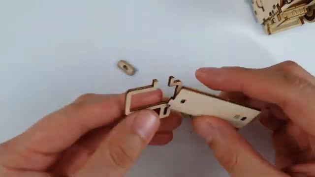 1980's Heavy Truck - 3D Puzzle смотреть онлайн