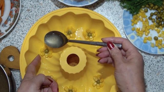 РОЖДЕСТВЕНСКИЙ ВКУСНЫЙ ХОЛОДЕЦ из птицы.Красивая подача холодца на праздничный стол.Правда о холодц смотреть онлайн