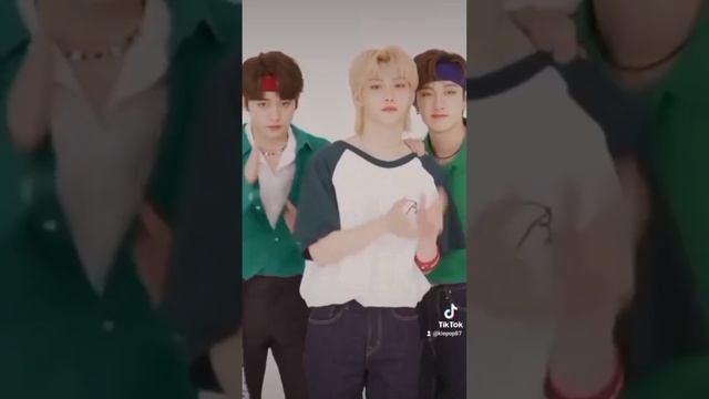 Stray Kids смотреть онлайн