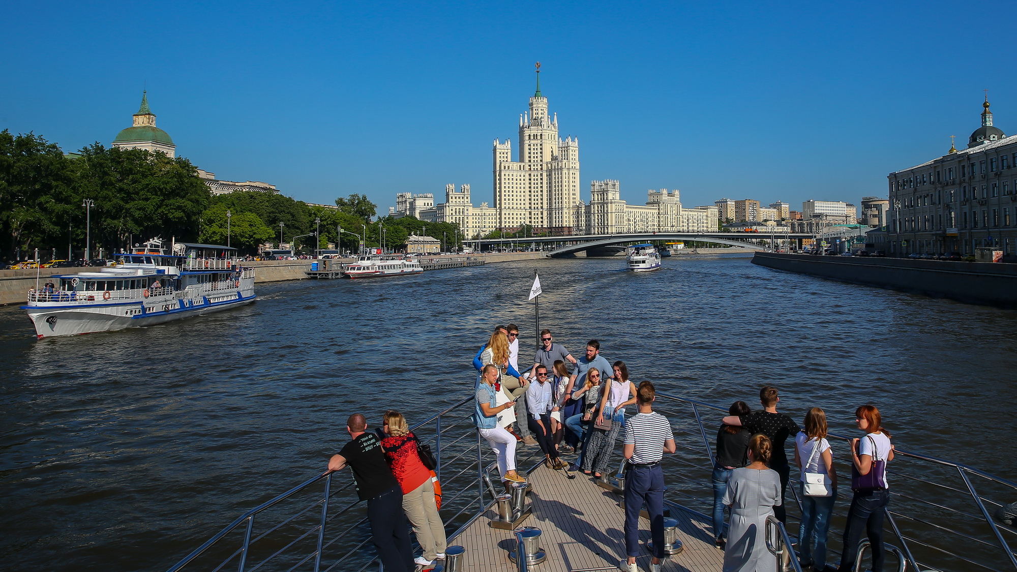 С ветерком по Москва-реке. Теплоходные экскурсии