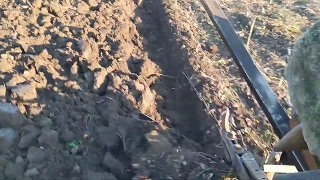 Плуг для минитрактора своими руками.Как пашет китайский трактор. смотреть онлайн