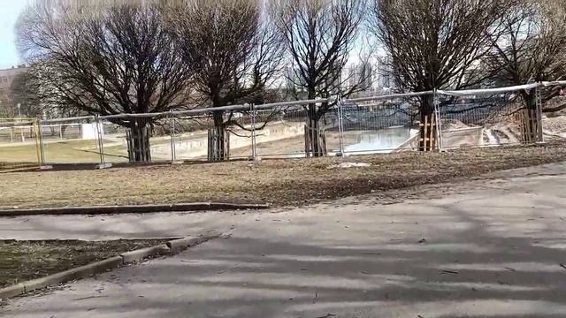 Зеленоград. Михайловский парк перекрыт на реставрацию. 18 апреля 2022. смотреть онлайн