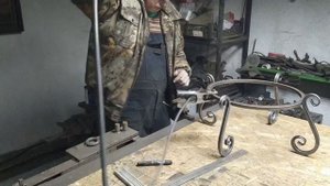 ПОДСТАВКА ПОД КАЗАН,САДЖ ИЗ ПРОФТРУБЫ СВОИМИ РУКАМИ!