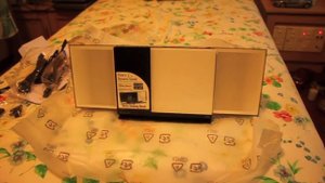 Unboxed : Panasonic SC-HC37 Compact Stereo System with quick sound demo