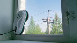 Экономим время и нервы на уборке. ОБЗОР на робота-стеклоочистителя. Робот мойщик окон в деле.