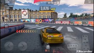 играю в гонки на компьютере