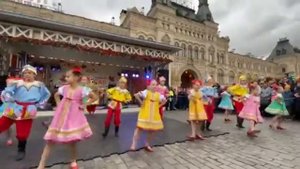 Танец "Русский самовар" . Выступление на Красной площади в рамках Фестиваля  Золотая осень" 2019 год