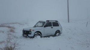 НИВА.ВАЗ 2121.СТОК.Катаемся по снегу.