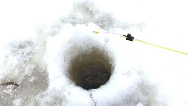 Зимняя рыбалка балансир и мормышка/река Ягорба/Декабрь