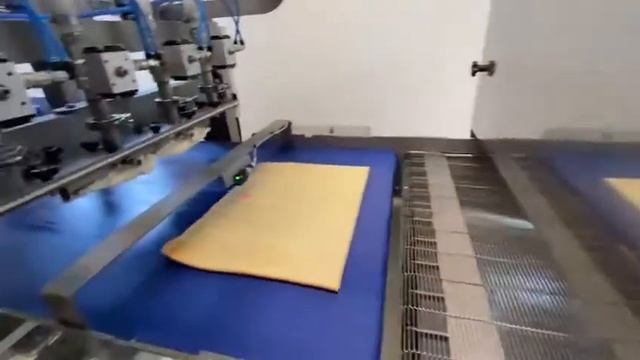 Линия производства квадратных тортов, рулетов и скрутка рулета смотреть онлайн