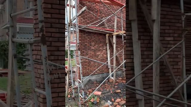 Кладка кирпича, дом из кирпича лофт под старину. Кирпич93.рф кирпич под ручную формовку черный шов