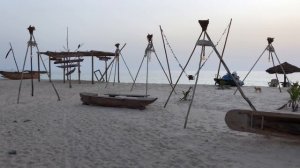Анти Дубай. Эмират Умм Аль Кувейн. Пляж в Умм Аль Кувейне. Mall of Umm Al Quwain.