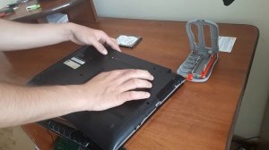 Простий апгрейд ноутбука Samsung np305e7a