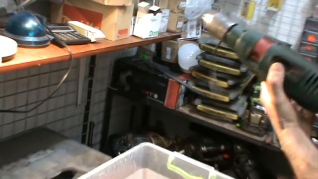 Розоблачение Днипро М | Шуруповерт дрель работает под водой | грязный маркетинг смотреть онлайн