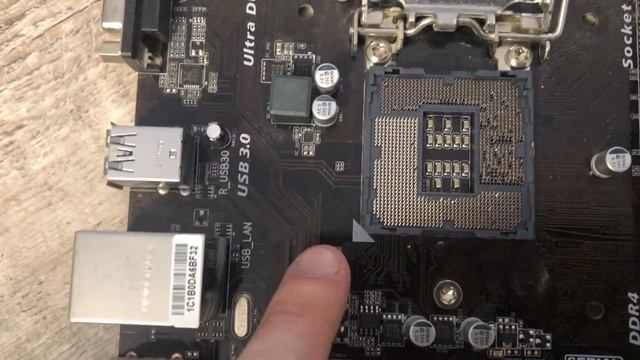 Как не нужно чистить ПК или как правильно засунуть процессор в сокет. смотреть онлайн