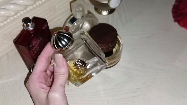 Парфюмерия моего декабря. Лёгкие и тяжёлые ароматы.