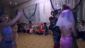 Султан и красавицы, восточный танец в садике (V.Lobanov, Severodvinsk) HD