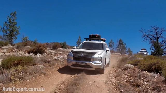 Mitsubishi Outlander PHEV: Torture tested in the Flinders Ranges! | Auto Expert John Cadogan смотреть онлайн