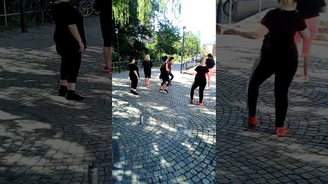 Tanzgruppe auf der Berliner Freiheit in Bremen Vahr смотреть онлайн