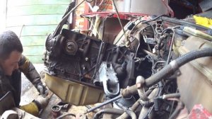 Audi 100. Установил двигатель