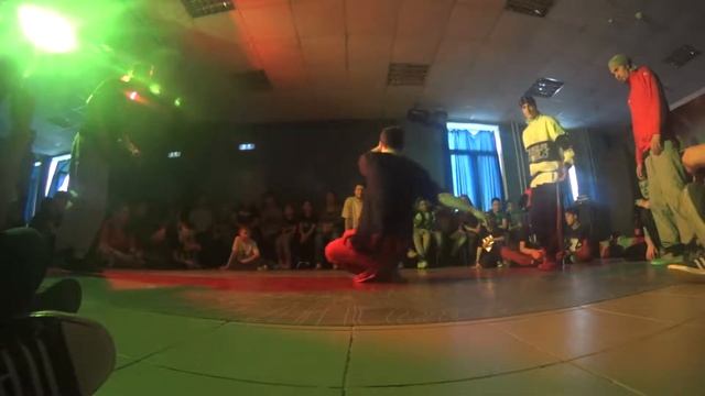 Феникс и Никита vs Циря и Меньше оборота смотреть онлайн