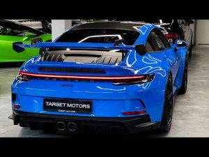 Порше 911 GT3 (2022) - Детали экстерьера и интерьера (Дикая уличная машина)