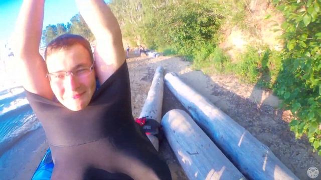 Первый раз на каяке. От радости чуть не перевернул мне лодку. Иркутское водохранилище. смотреть онлайн