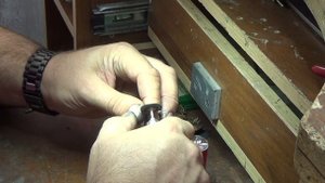 Браслет из китайских опок, почему бы и нет....