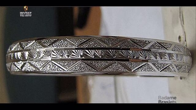 жесткие золотые браслеты, браслеты из белого и красного золота